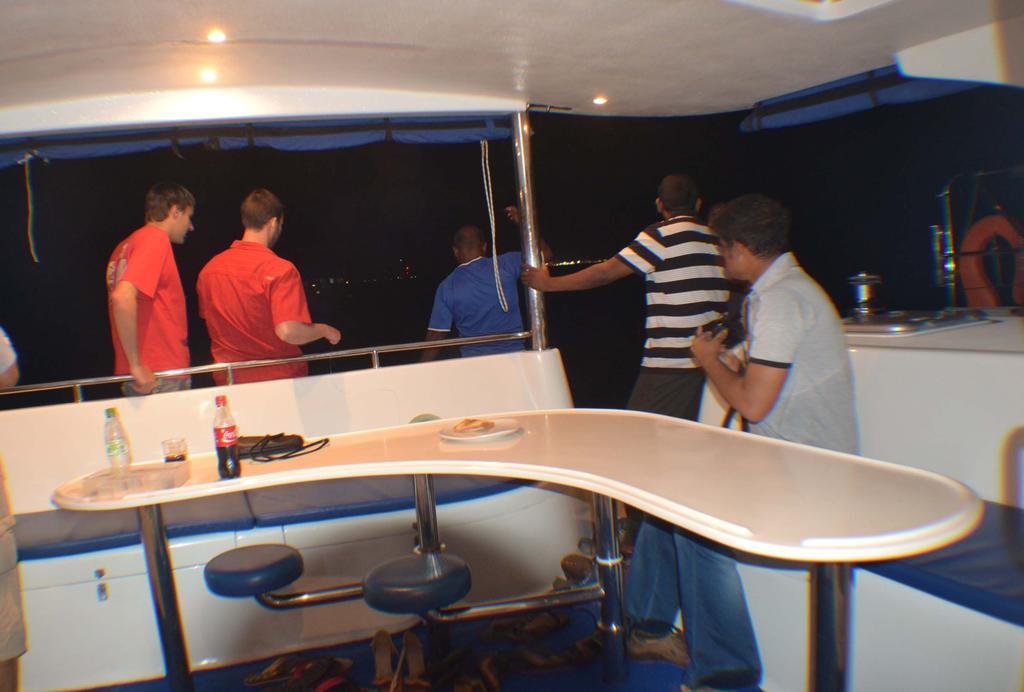 Seahouse Maldives Topdeck Hotel Malé Buitenkant foto