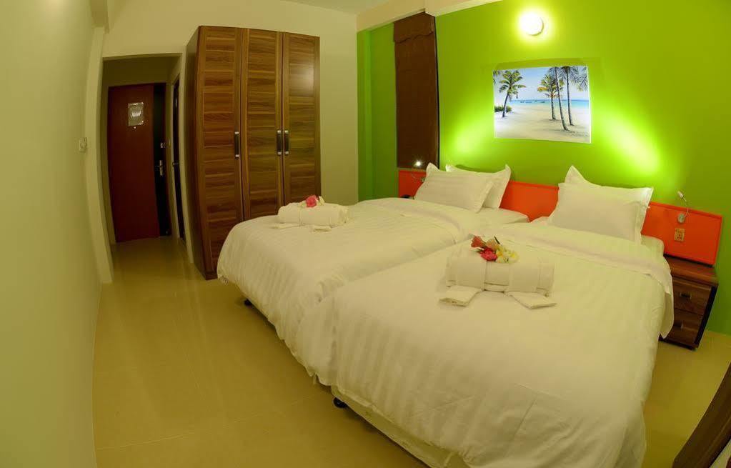 Seahouse Maldives Topdeck Hotel Malé Buitenkant foto
